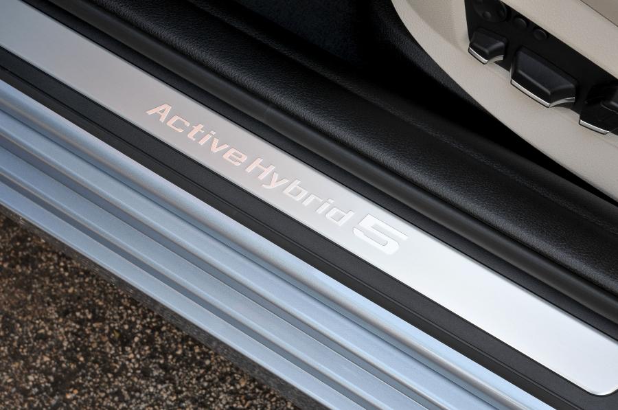  BMW ActiveHybrid 5 2012 года  (фото 50 из 157)